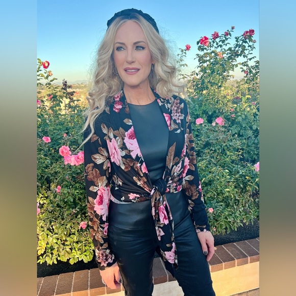 NEW Amore All.F.Y. Black Rose Floral Cascading Waterfall Open Cardigan M XL - Picture 4 of 8